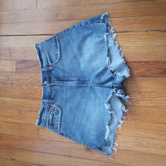 Abercrombie & Fitch Pants - Abercrombie & Fitch cut-off shorts high rise size 27/4